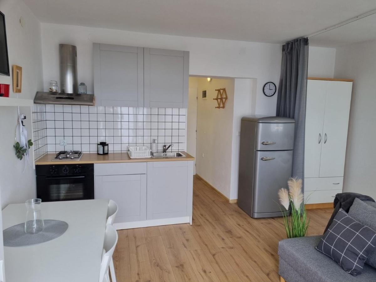 Apartmani Mali Selce Eksteriør billede