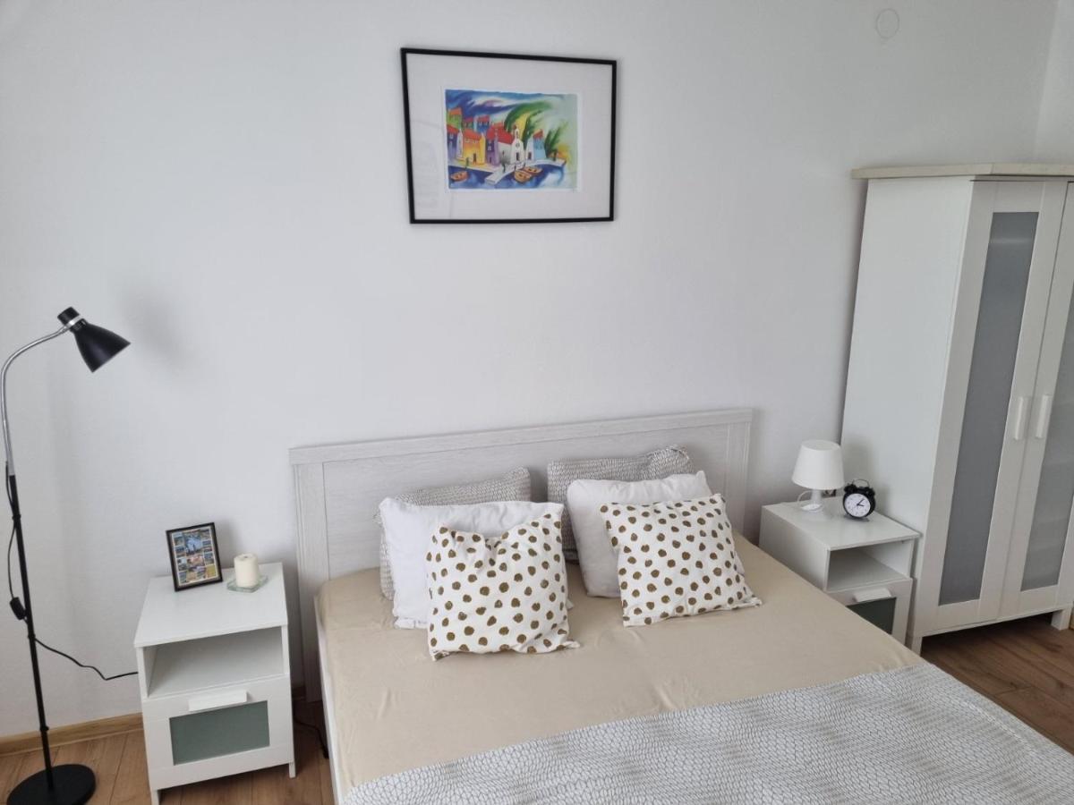Apartmani Mali Selce Eksteriør billede