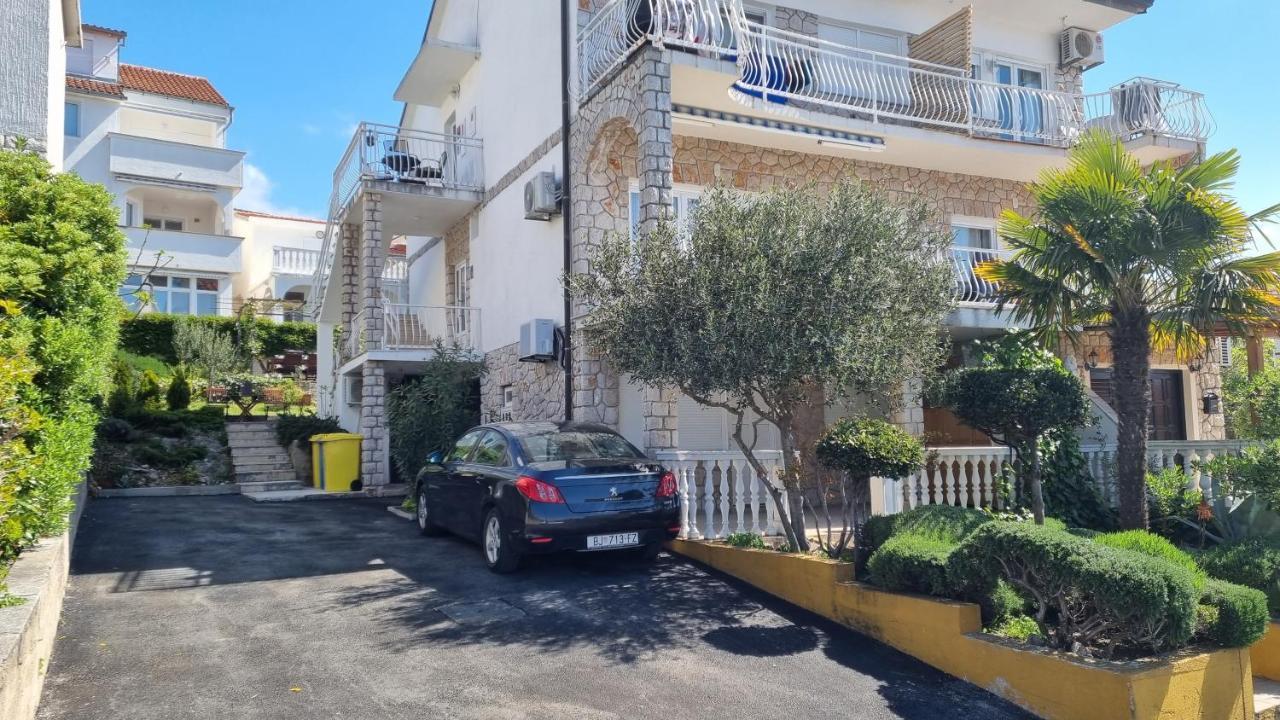 Apartmani Mali Selce Eksteriør billede